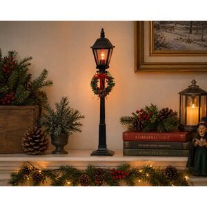 Byers Choice 2002 Christmas Holiday Street Lamp Post Accessory Working